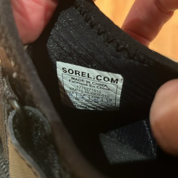 Sorel Runners, size 10 men’s - Picture 6 of 7